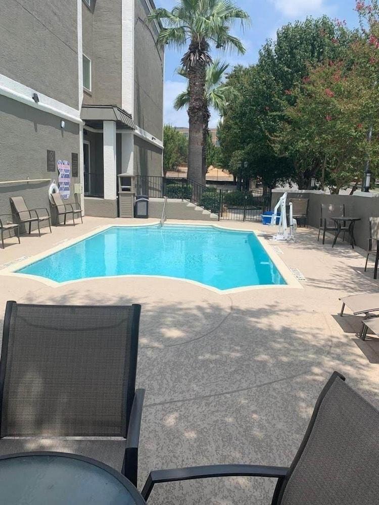 Comfort Suites San Antonio Airport North Екстериор снимка
