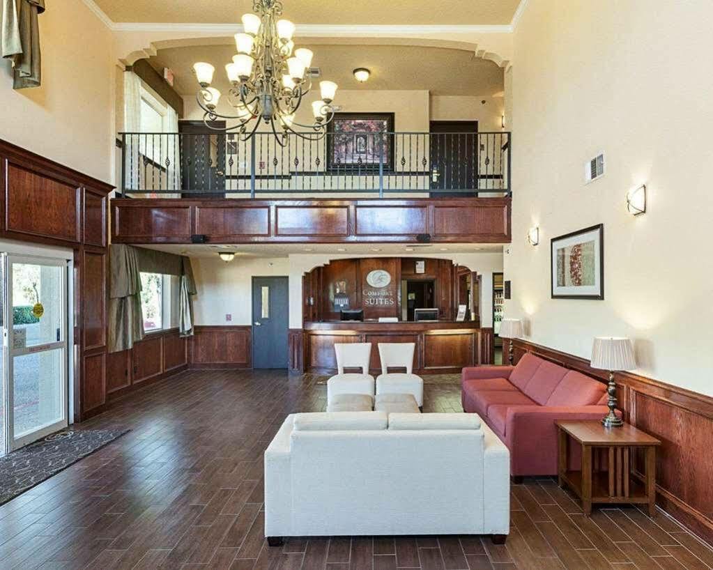 Comfort Suites San Antonio Airport North Екстериор снимка